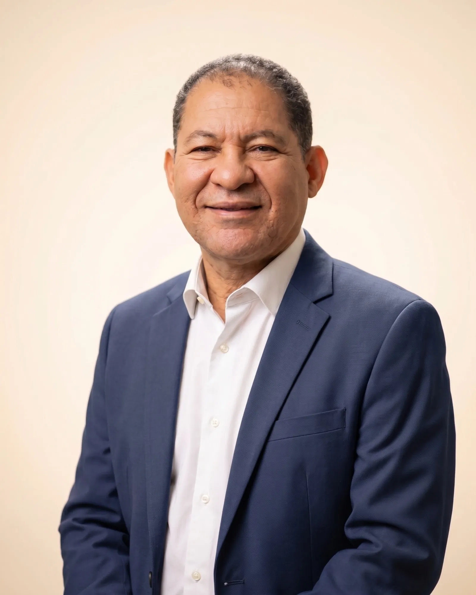 Dr. Luis Vergés, retrato editorial